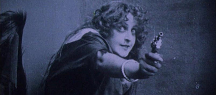 Film ist. A Girl and a Gun