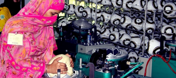 Gola Zareen. The World in a Ball Gola Zareen. The World in a Ball